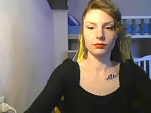 Snapshot of Feli_blue chatting on February 18, 8:59 am Feli blue online show from February 18, 8:59 am