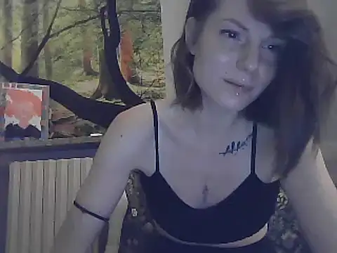 Snapshot of Feli_blue chatting on February 10, 8:21 pm Feli blue online show from February 10, 8:21 pm