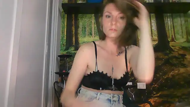 Feli blue online show from May 5, 9:40 pm