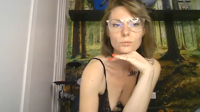 Feli blue online show from April 21, 8:04 pm