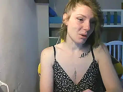 Snapshot of Feli_blue chatting on February 17, 8:52 am Feli blue online show from February 17, 8:52 am