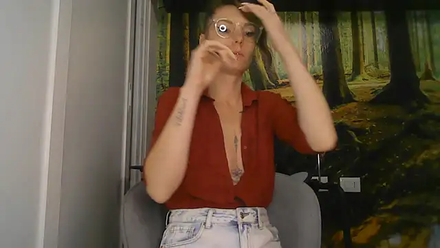 Feli blue online show from November 10, 10:15 pm