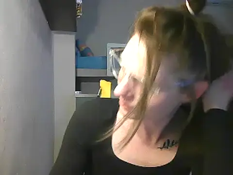 Snapshot of Feli_blue chatting on January 8, 8:49 am Feli blue online show from January 8, 8:49 am