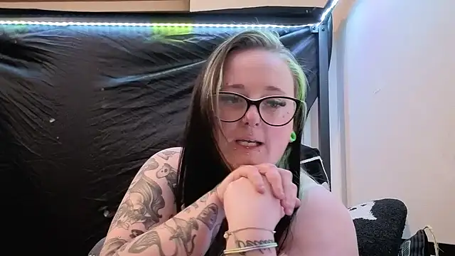 Bunny Cummings online show from April 21, 10:49 pm