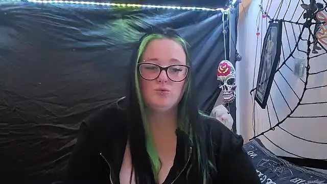 Bunny Cummings online show from February 6, 11:45 pm