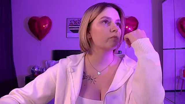 Snapshot of DianeMills chatting on February 26, 10:15 pm DianeMills online show from February 26, 10:15 pm