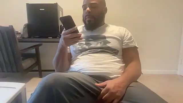 Snapshot of Bbcfun44 chatting on December 3, 11:04 pm Bbcfun44 online show from December 3, 11:04 pm