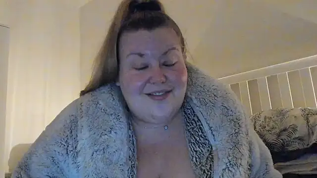 Busty-BBW-Emilie online show from March 3, 2:33 am