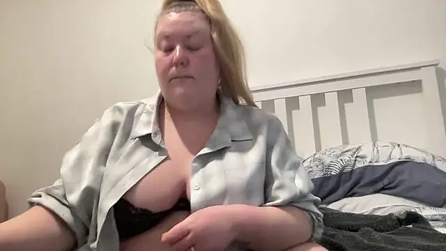 Busty-BBW-Emilie online show from March 2, 4:25 pm