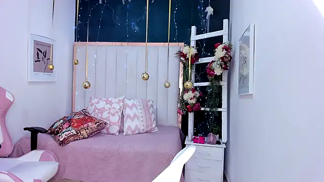 margot smith  online show from January 7, 12:32 pm