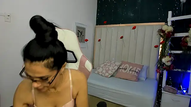 margot smith  online show from March 16, 12:42 pm