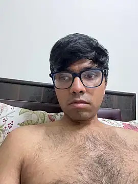 BoyzaraHatke online show from April 11, 6:44 pm