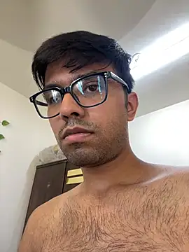 BoyzaraHatke online show from May 19, 8:32 am