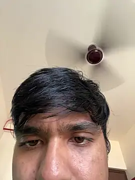 BoyzaraHatke online show from April 4, 10:33 am