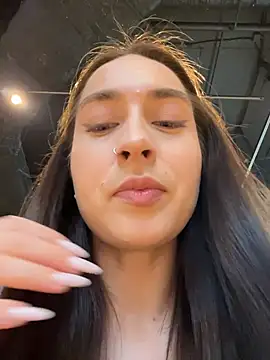 Holly Play online show from February 13, 12:05 pm