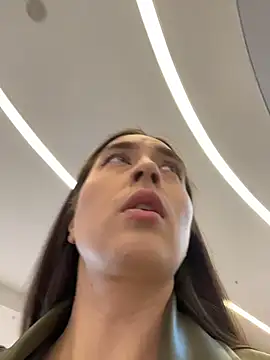 Holly Play online show from March 21, 11:58 am