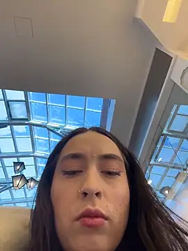 Holly Play online show from February 14, 12:05 pm