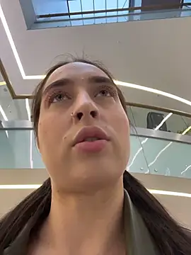 Holly Play online show from November 6, 9:13 am