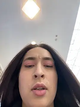 Holly Play online show from March 11, 11:59 am