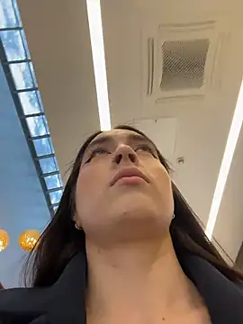 Holly Play online show from January 17, 12:20 pm