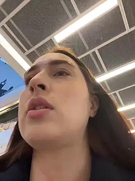 Holly Play online show from November 21, 12:15 pm