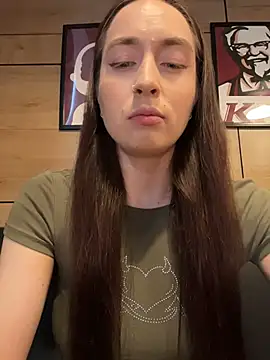 Holly Play online show from June 2, 10:04 am