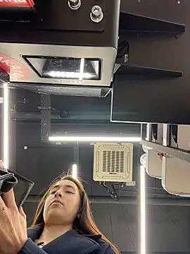 Holly Play online show from April 10, 7:15 am