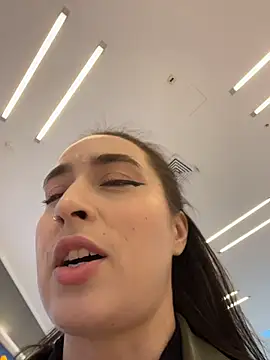 Snapshot of Holly_Play chatting on October 10, 10:16 am Holly Play online show from October 10, 10:16 am