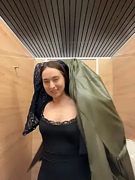 Holly Play online show from March 27, 12:06 pm