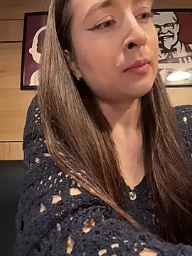 Holly Play online show from May 30, 9:59 am