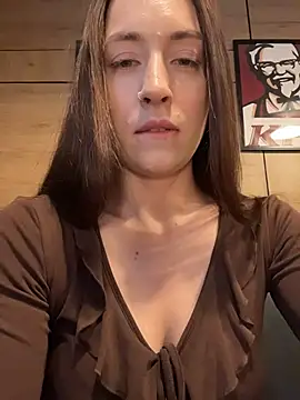 Holly Play online show from July 7, 9:57 am