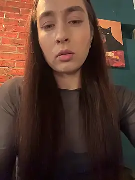 Holly Play online show from May 29, 9:04 am