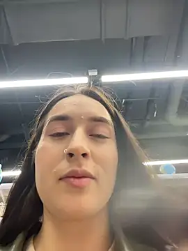 Holly Play online show from November 9, 7:12 am