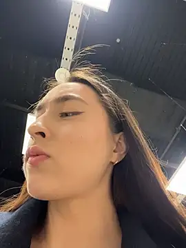 Holly Play online show from March 7, 12:10 pm