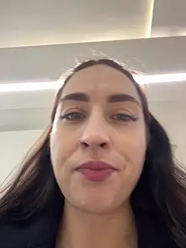 Snapshot of Holly_Play chatting on February 12, 8:06 am Holly Play online show from February 12, 8:06 am