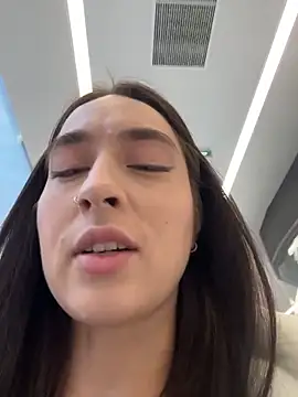 Holly Play online show from February 20, 12:07 pm