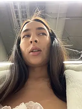 Holly Play online show from February 25, 12:05 pm