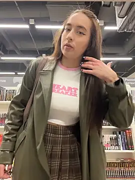 Holly Play online show from November 4, 9:13 am