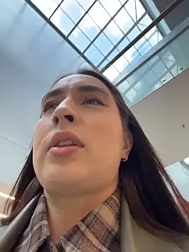 Holly Play online show from March 28, 12:06 pm