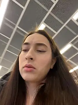 Holly Play online show from March 3, 9:05 am