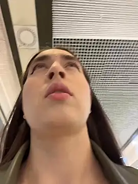 Holly Play online show from April 14, 11:59 am