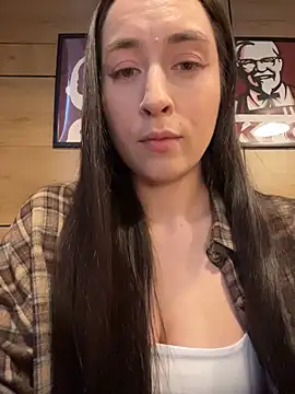Holly Play online show from June 7, 9:58 am