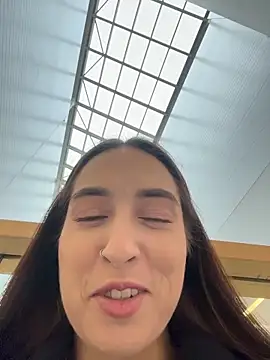 Holly Play online show from November 11, 9:04 am