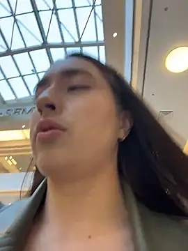 Holly Play online show from April 3, 12:00 pm