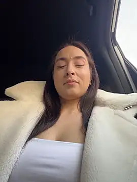 Holly Play online show from February 7, 12:24 pm