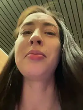 Snapshot of Holly_Play chatting on March 15, 10:24 am Holly Play online show from March 15, 10:24 am