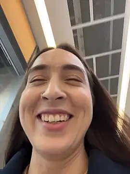 Holly Play online show from November 24, 12:05 pm