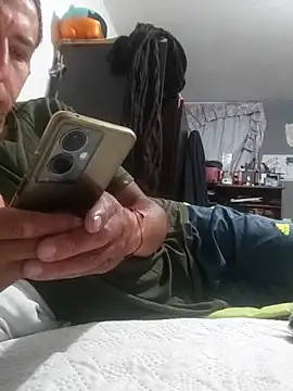 Snapshot of Alexand1999 chatting on March 25, 12:22 am Alexand1999 online show from March 25, 12:22 am