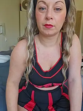 Chaudesquirt online show from March 20, 9:21 am