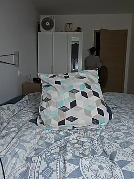 Chaudesquirt online show from January 9, 7:15 am